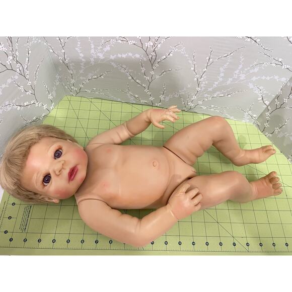 Artist Collectable Baby Doll Reborn Anatomically Correct Girl Doll - Picture 4 of 9